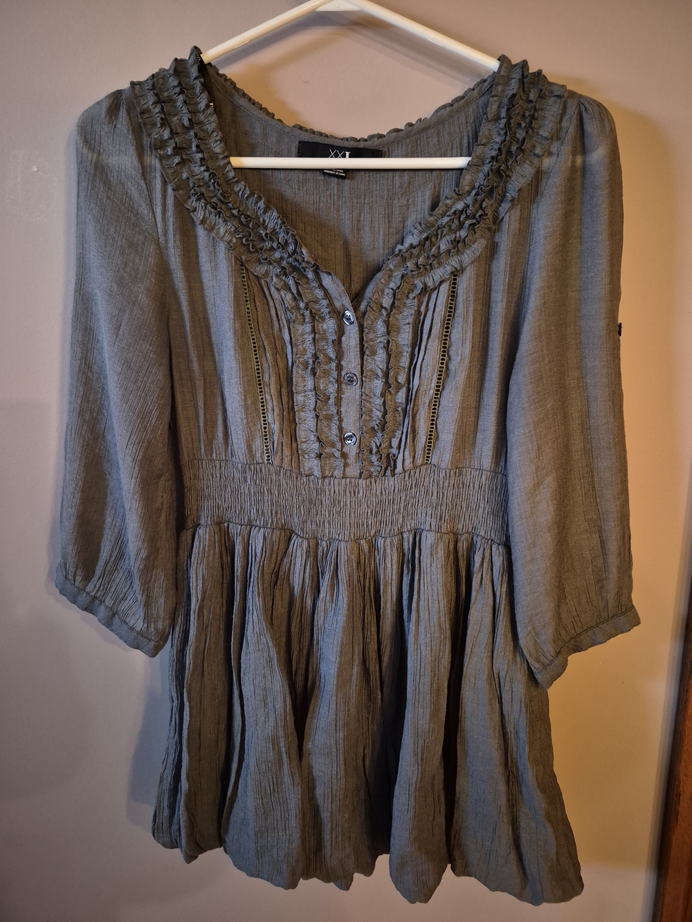 Forever 21 Gray Ruffled Peasant Tunic Top